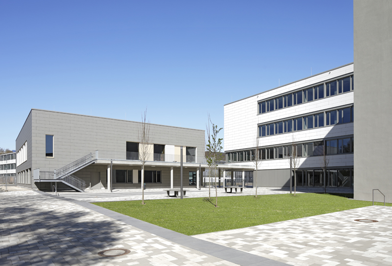 AußenAN_Süd mit Aula.jpg